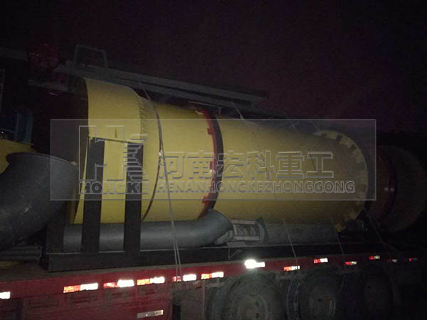 發(fā)往新疆博湖縣2m&times;8m豬糞烘干機(jī)的現(xiàn)場(chǎng)實(shí)拍