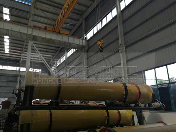 駐馬店西平縣1米×6米的豬糞烘干機(jī)發(fā)貨現(xiàn)場