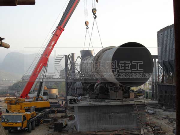 遼寧丹東頁巖陶?；剞D(zhuǎn)窯安裝現(xiàn)場